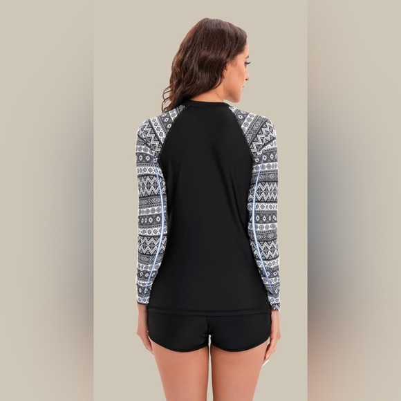 NWT Women’s Black and White Long Sleeve UV Protection Rash Guard Swim Top - Picture 4 of 15